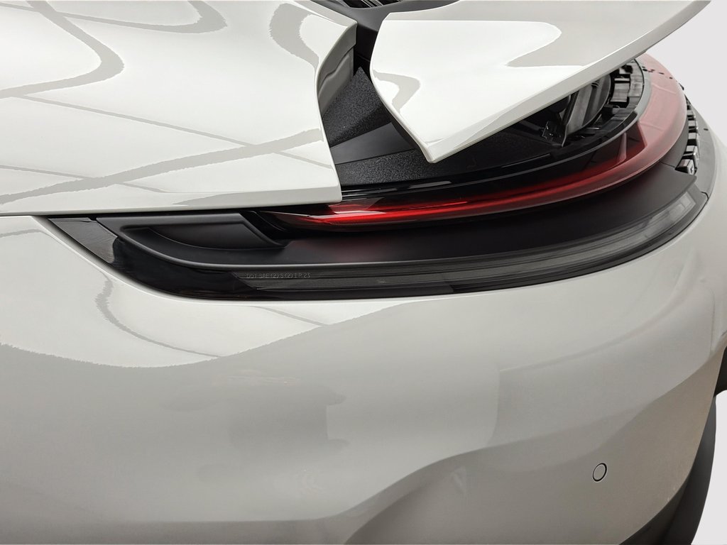 2025 Porsche 911 Carrera Premium Package in Laval, Quebec - 10 - w1024h768px