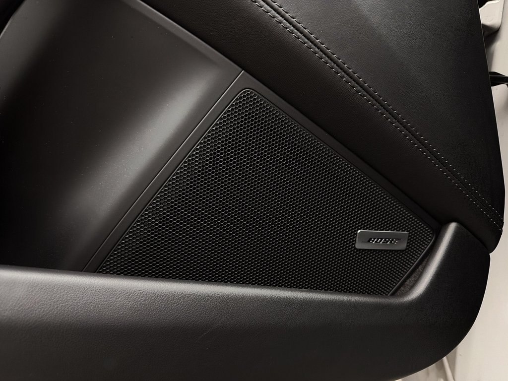 2025 Porsche 911 Carrera Premium Package in Laval, Quebec - 31 - w1024h768px