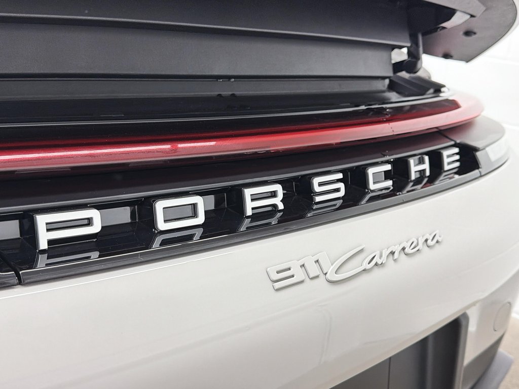 2025 Porsche 911 Carrera Premium Package in Laval, Quebec - 8 - w1024h768px
