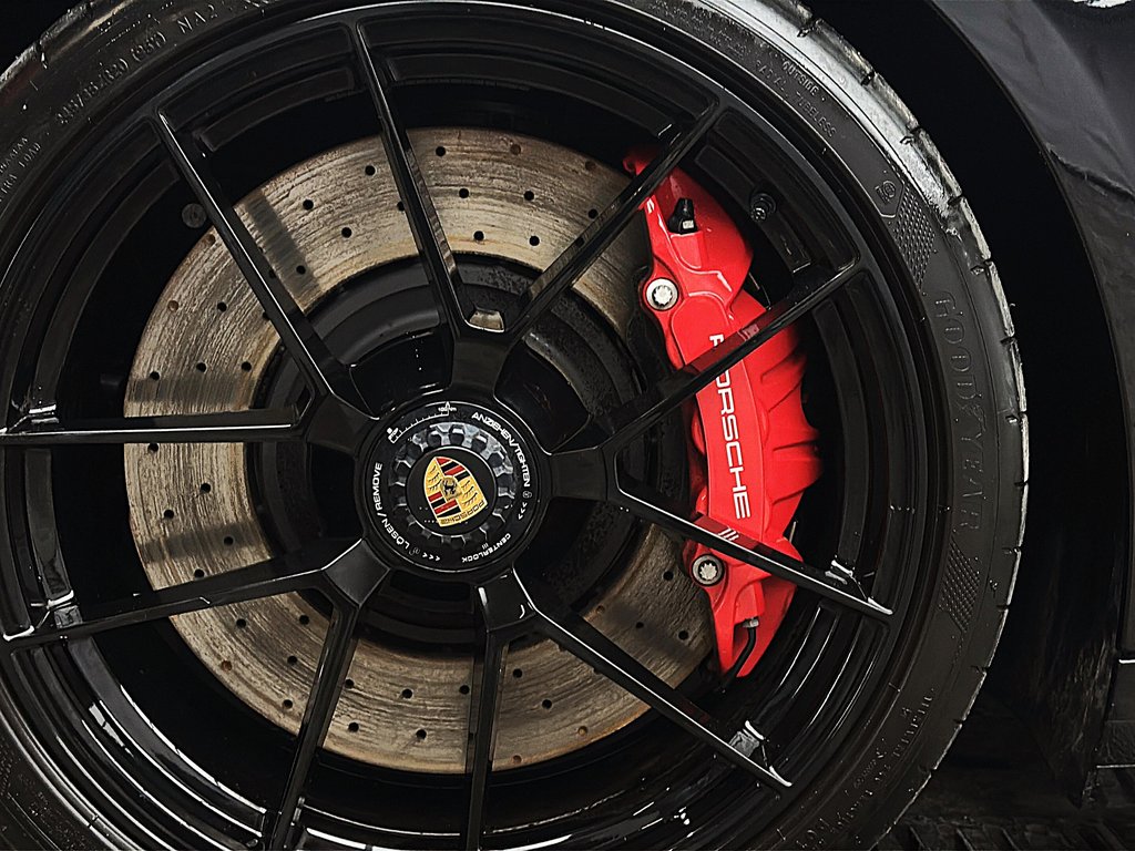 2025 Porsche 911 Carrera 4 GTS Cabriolet Premium Package in Laval, Quebec - 15 - w1024h768px