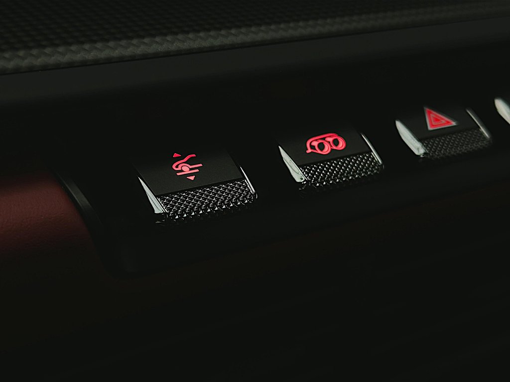 2025 Porsche 911 Carrera 4 GTS Cabriolet Premium Package in Laval, Quebec - 26 - w1024h768px