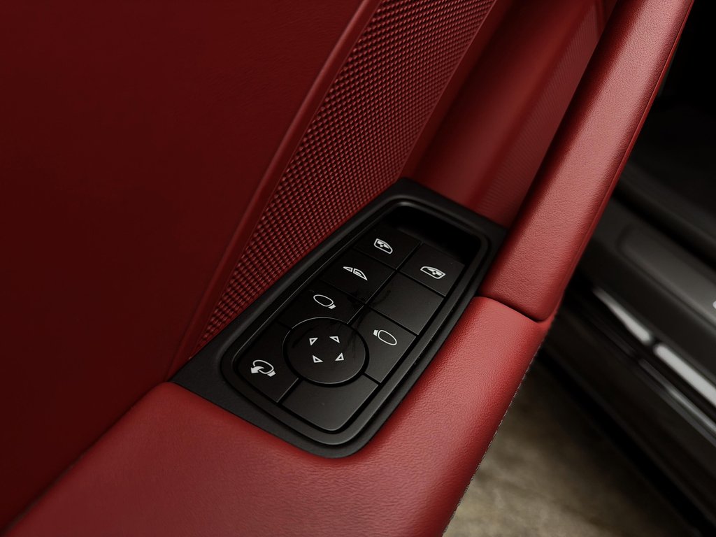 2025 Porsche 911 Carrera 4 GTS Cabriolet Premium Package in Laval, Quebec - 33 - w1024h768px