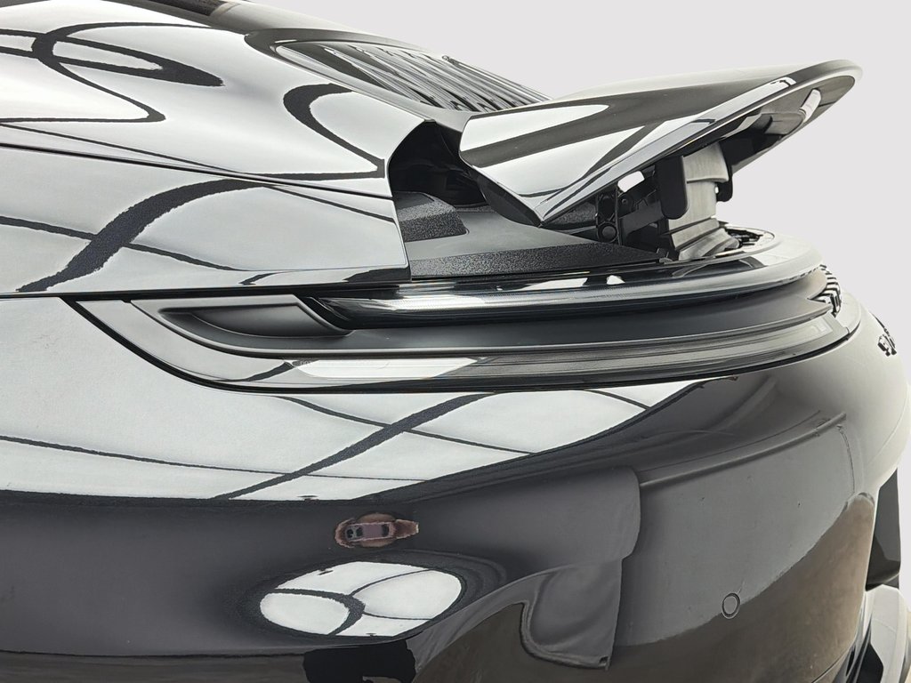 2025 Porsche 911 Carrera 4 GTS Cabriolet Premium Package in Laval, Quebec - 13 - w1024h768px