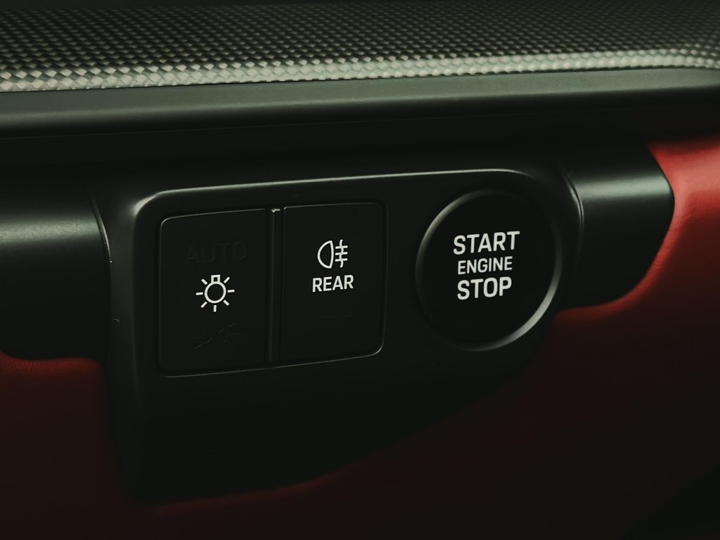 2025 Porsche 911 Carrera 4 GTS Cabriolet Premium Package in Laval, Quebec - 22 - w1024h768px