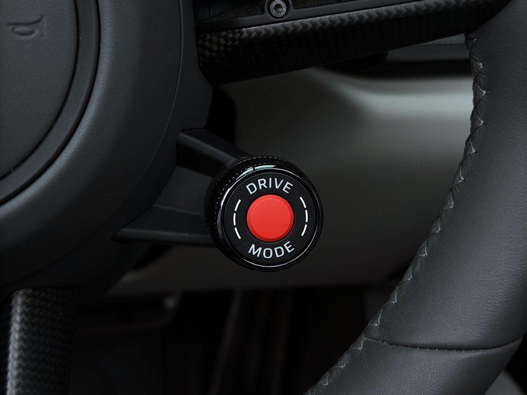 Porsche 911 Carrera 4 GTS Cabriolet 2025 à Laval, Québec - 21 - w1024h768px