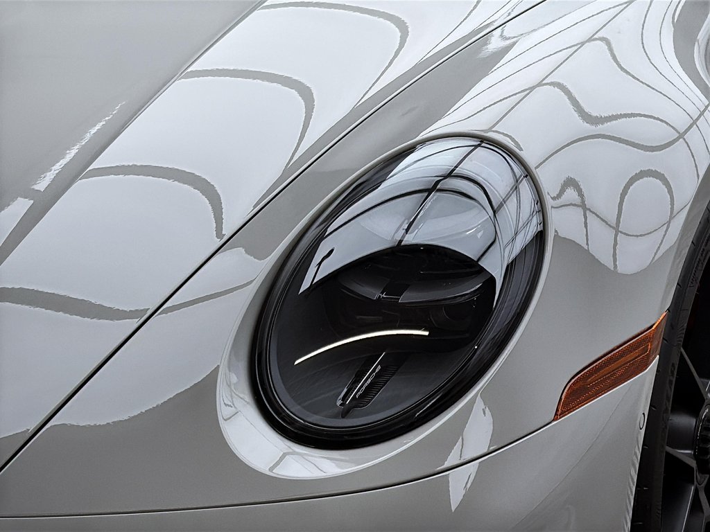 Porsche 911 Carrera 4 GTS Cabriolet 2025 à Laval, Québec - 15 - w1024h768px