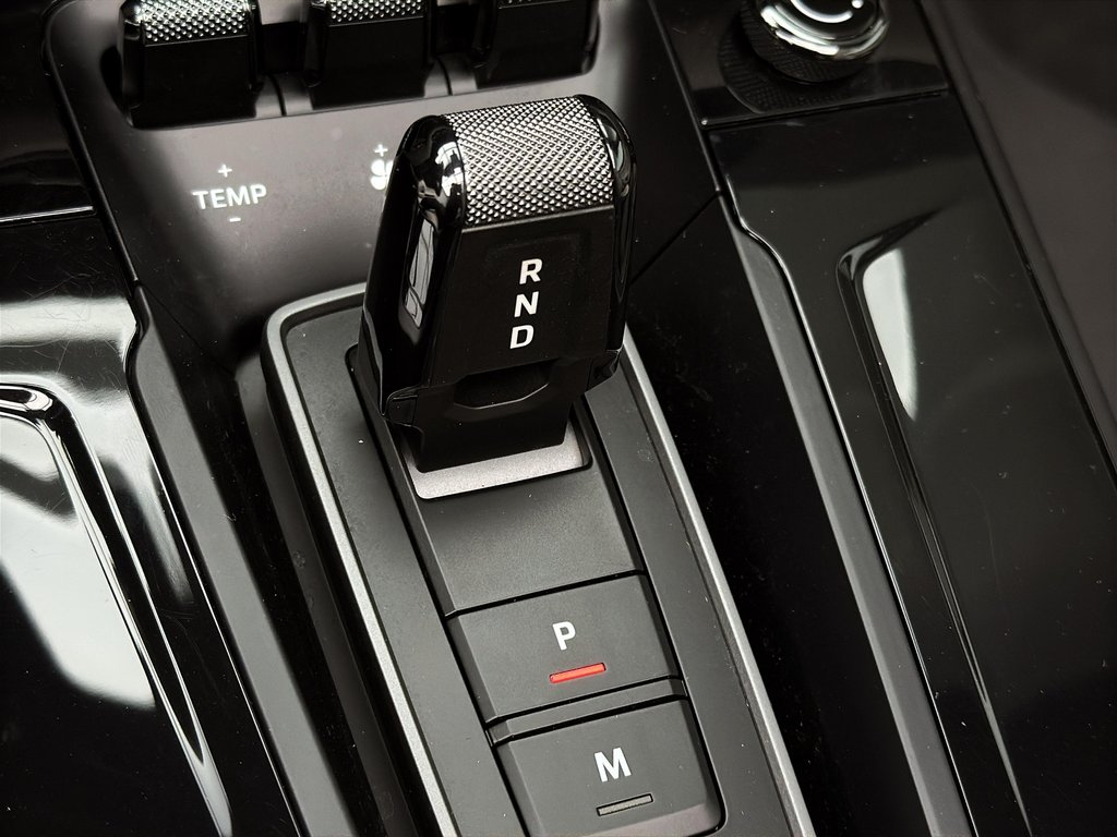 Porsche 911 Carrera 4 GTS Cabriolet 2025 à Laval, Québec - 27 - w1024h768px