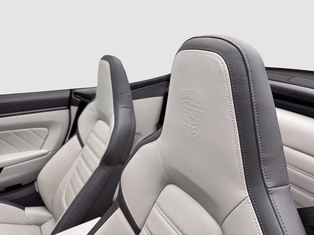 Porsche 911 Carrera 4 GTS Cabriolet 2025 à Laval, Québec - 31 - w1024h768px
