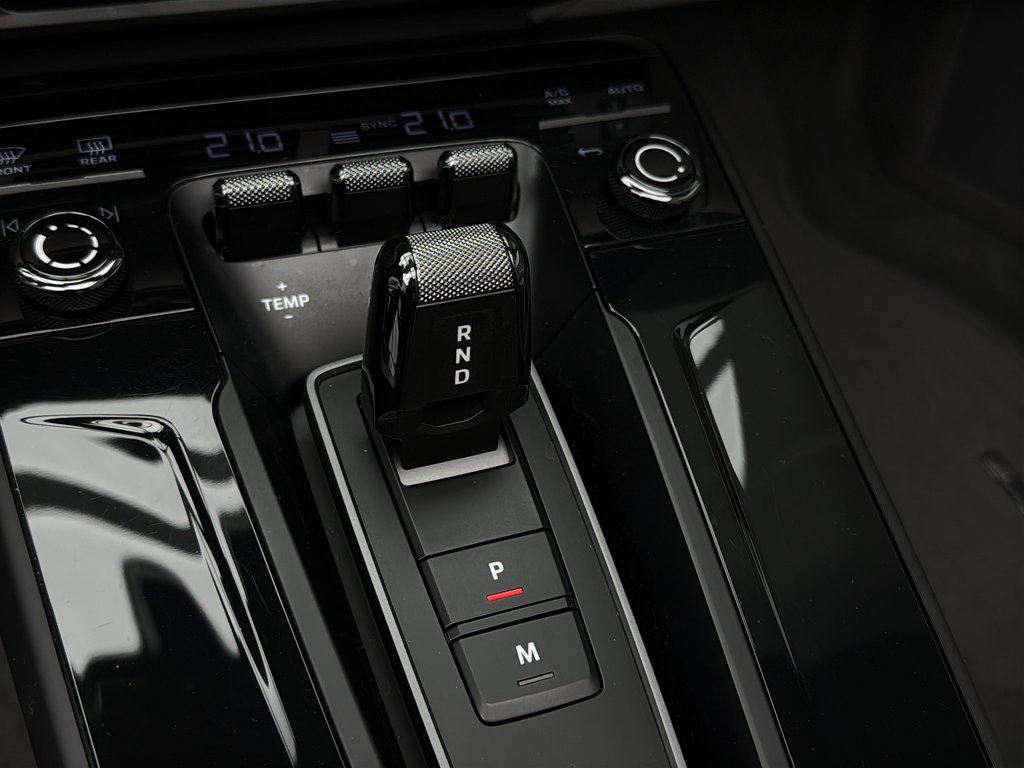 Porsche 911 Carrera 4 GTS Cabriolet 2025 à Laval, Québec - 25 - w1024h768px