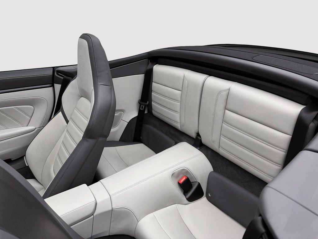 Porsche 911 Carrera 4 GTS Cabriolet 2025 à Laval, Québec - 30 - w1024h768px