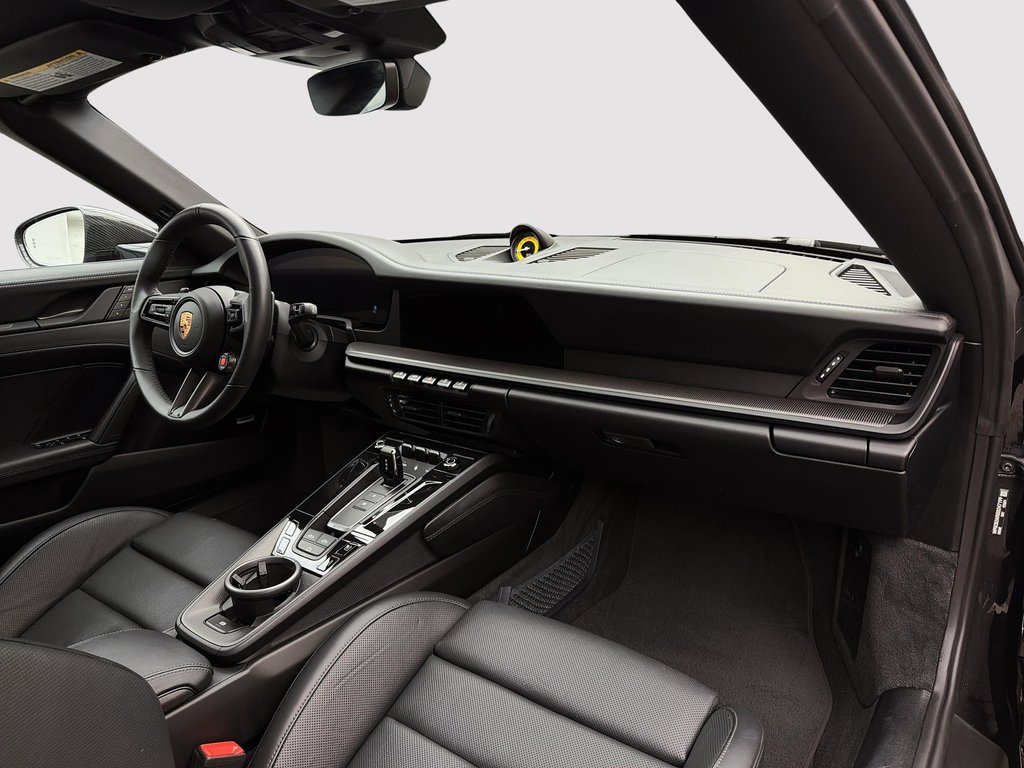 2025 Porsche 911 Carrera 4 GTS Cabriolet Ceramic Composite Brakes in Laval, Quebec - 28 - w1024h768px