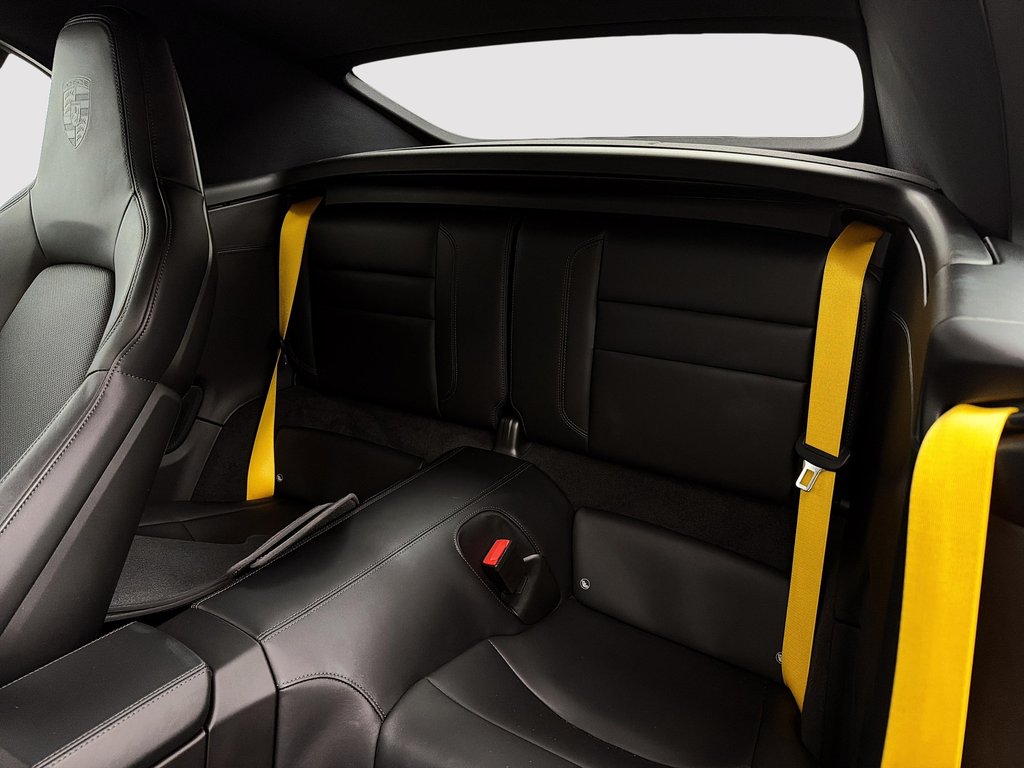 2025 Porsche 911 Carrera 4 GTS Cabriolet Ceramic Composite Brakes in Laval, Quebec - 30 - w1024h768px