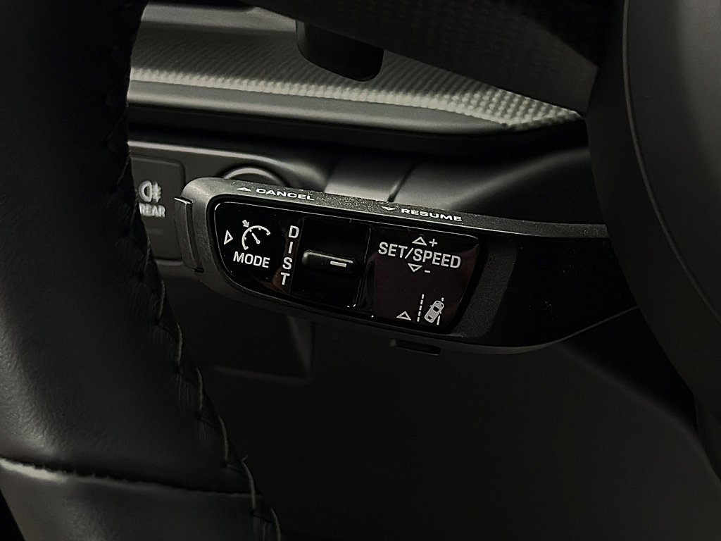 2025 Porsche 911 Carrera 4 GTS Cabriolet Ceramic Composite Brakes in Laval, Quebec - 21 - w1024h768px