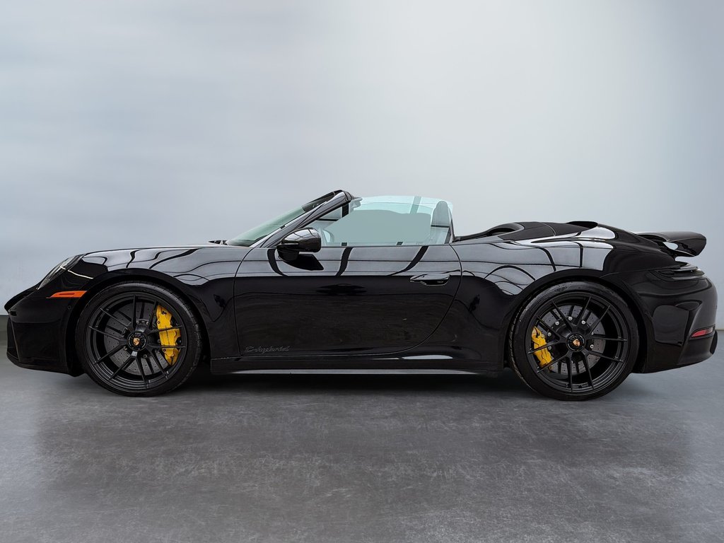 2025 Porsche 911 Carrera 4 GTS Cabriolet Ceramic Composite Brakes in Laval, Quebec - 2 - w1024h768px