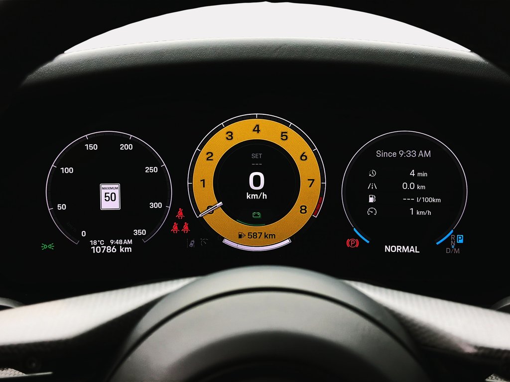 2025 Porsche 911 Carrera 4 GTS Cabriolet Ceramic Composite Brakes in Laval, Quebec - 23 - w1024h768px