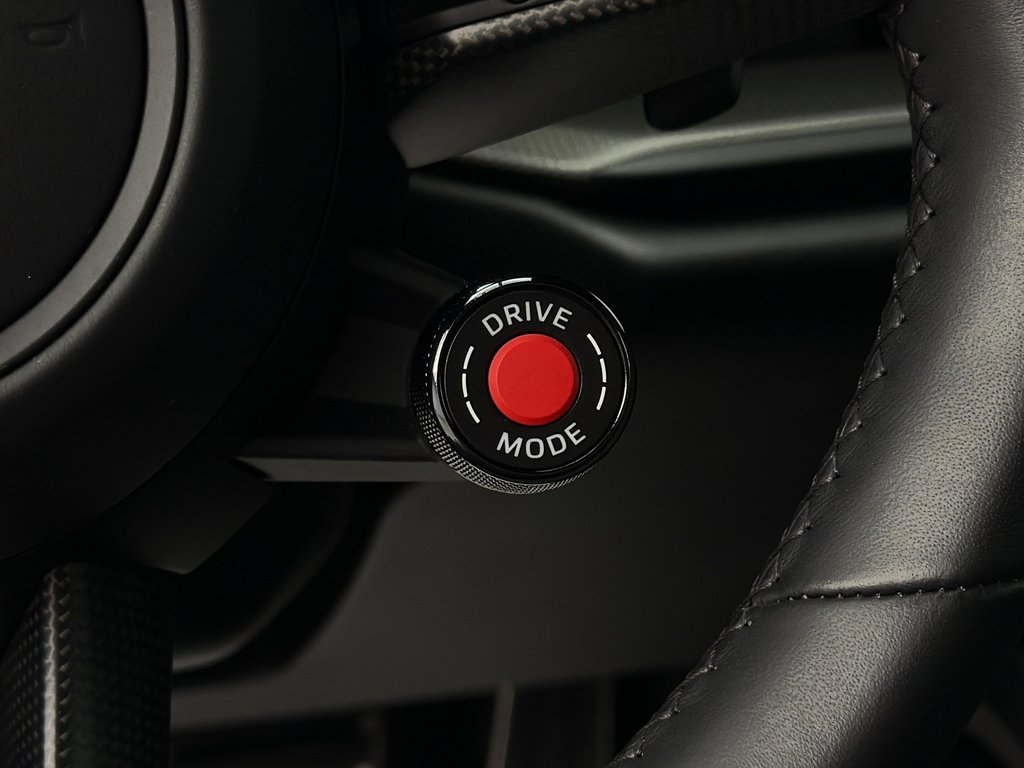 2025 Porsche 911 Carrera 4 GTS Cabriolet Ceramic Composite Brakes in Laval, Quebec - 20 - w1024h768px