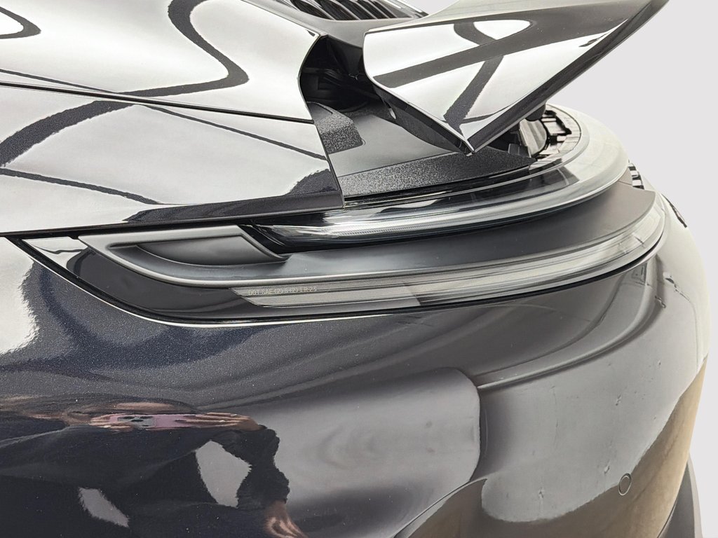 2025 Porsche 911 Carrera 4 GTS Cabriolet Ceramic Composite Brakes in Laval, Quebec - 13 - w1024h768px