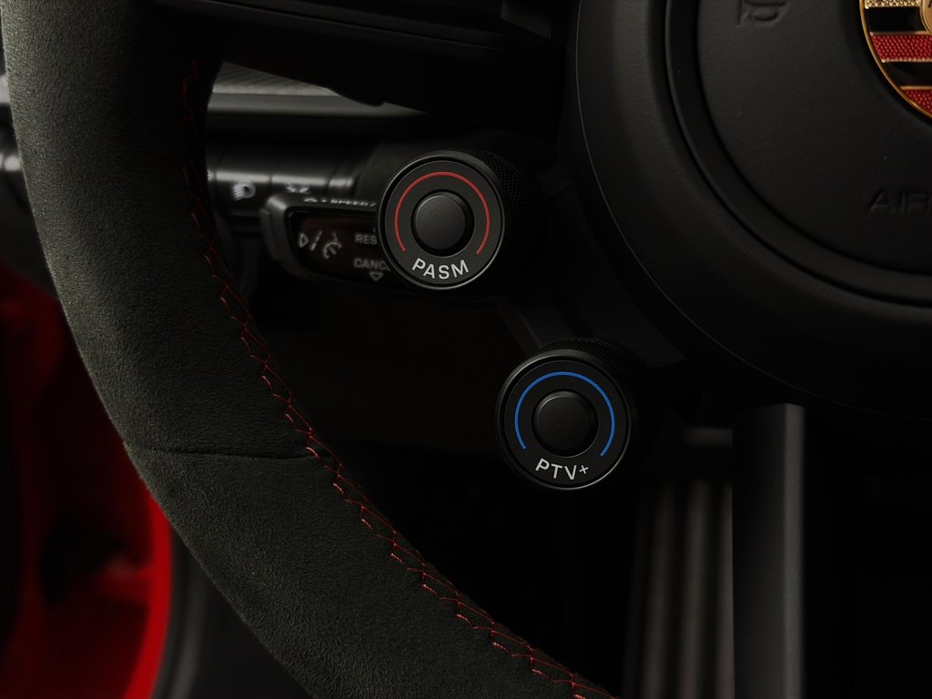 2025 Porsche 911 GT3 RS Weissach Package Ceramic Composite Brakes in Laval, Quebec - 20 - w1024h768px