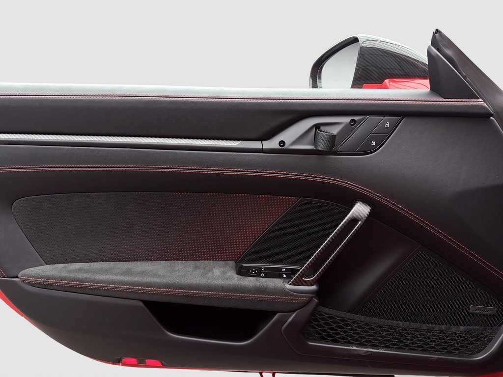 2025 Porsche 911 GT3 RS Weissach Package Ceramic Composite Brakes in Laval, Quebec - 29 - w1024h768px