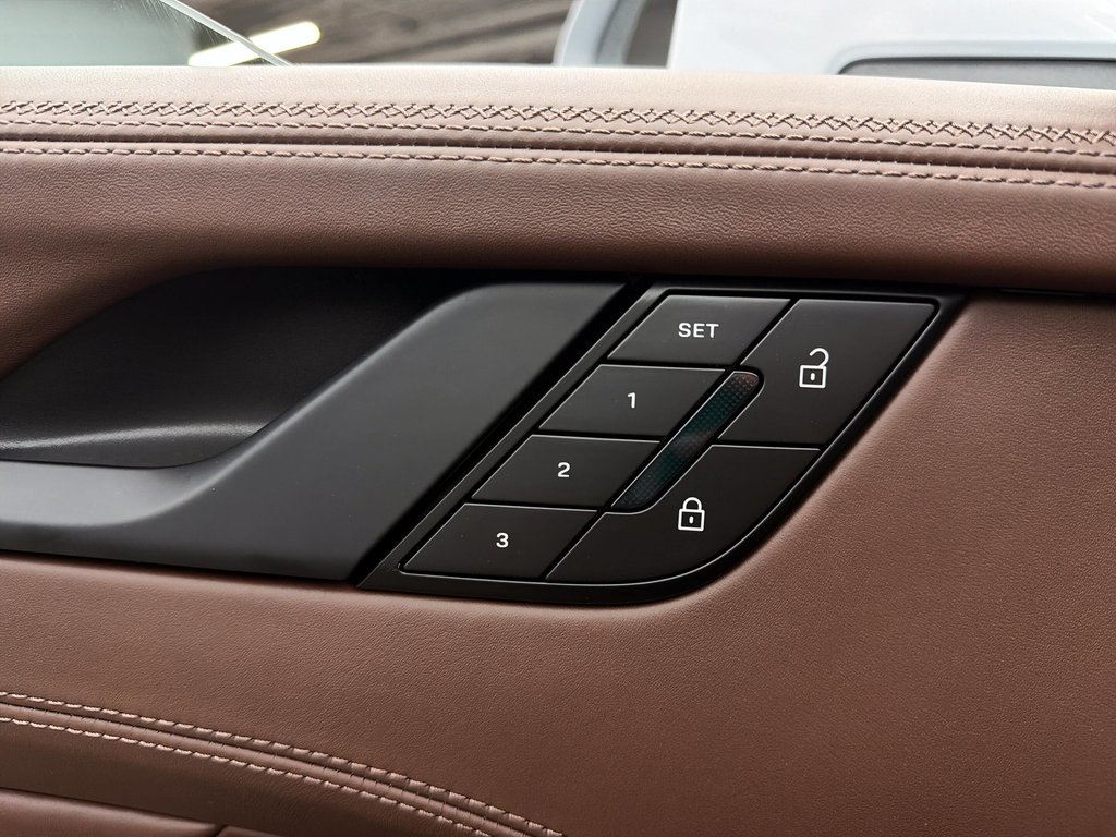 2025 Porsche 911 in Laval, Quebec - 31 - w1024h768px