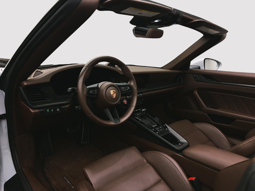 2025 Porsche 911 in Laval, Quebec - 17 - w1024h768px