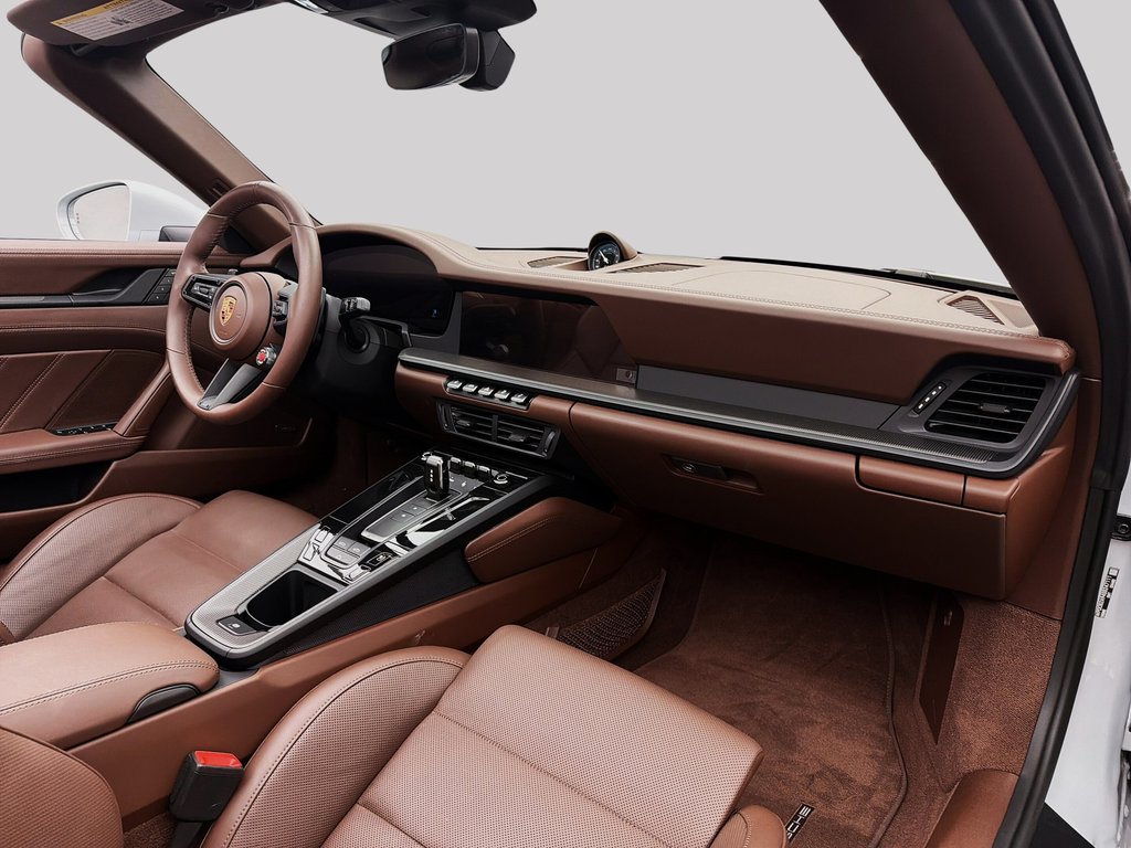 2025 Porsche 911 in Laval, Quebec - 27 - w1024h768px