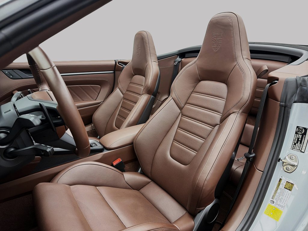 2025 Porsche 911 in Laval, Quebec - 18 - w1024h768px