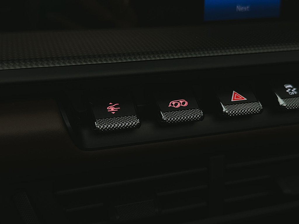 2025 Porsche 911 in Laval, Quebec - 25 - w1024h768px