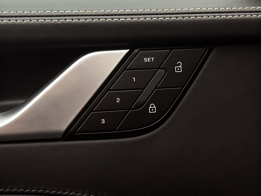 2025 Porsche 911 Carrera Cabriolet Sport Exhaust System in Laval, Quebec - 31 - w1024h768px