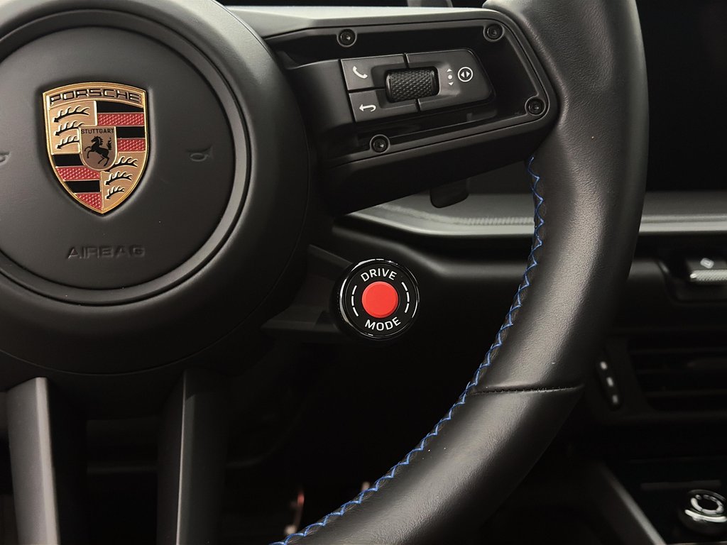 2025 Porsche 911 Carrera Sport Exhaust System in Laval, Quebec - 18 - w1024h768px