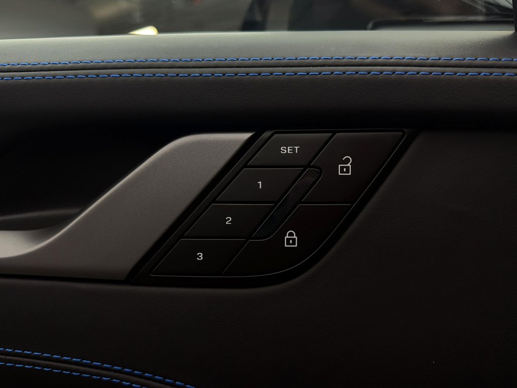 2025 Porsche 911 Carrera Sport Exhaust System in Laval, Quebec - 30 - w1024h768px