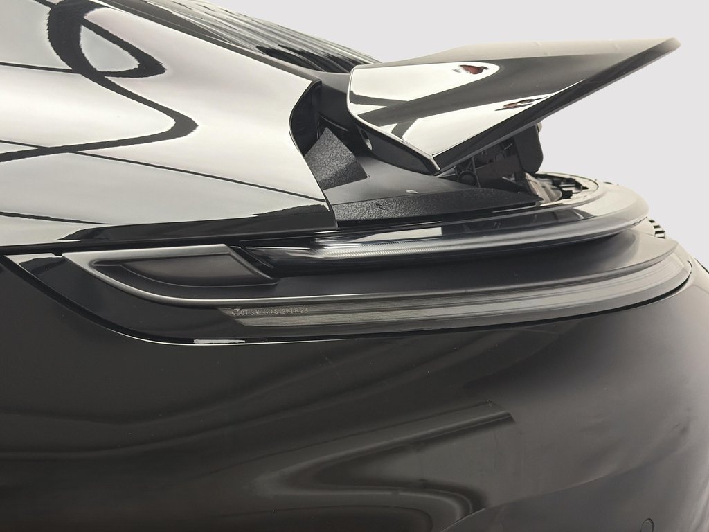 2025 Porsche 911 Carrera Sport Exhaust System in Laval, Quebec - 10 - w1024h768px