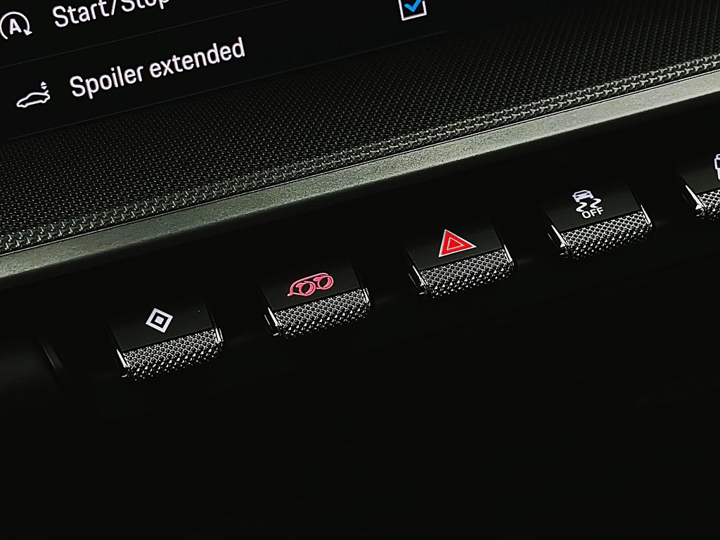 2025 Porsche 911 Carrera Sport Exhaust System in Laval, Quebec - 23 - w1024h768px