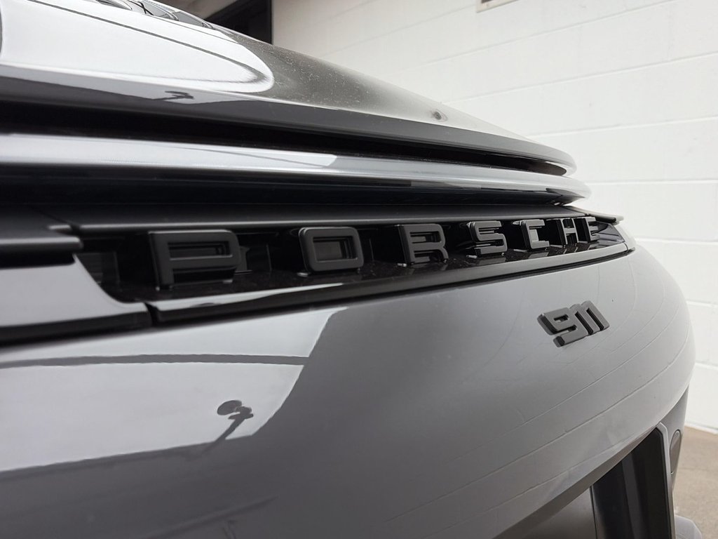 2025 Porsche 911 in Laval, Quebec - 11 - w1024h768px