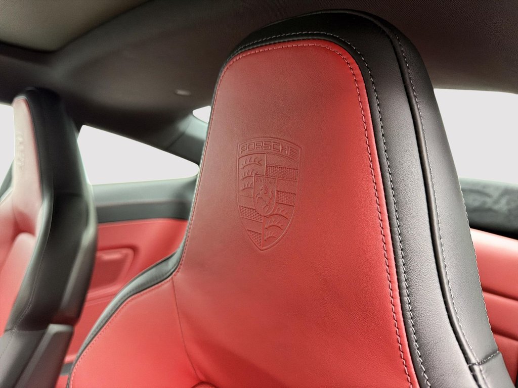 2025 Porsche 911 Carrera S in Laval, Quebec - 24 - w1024h768px