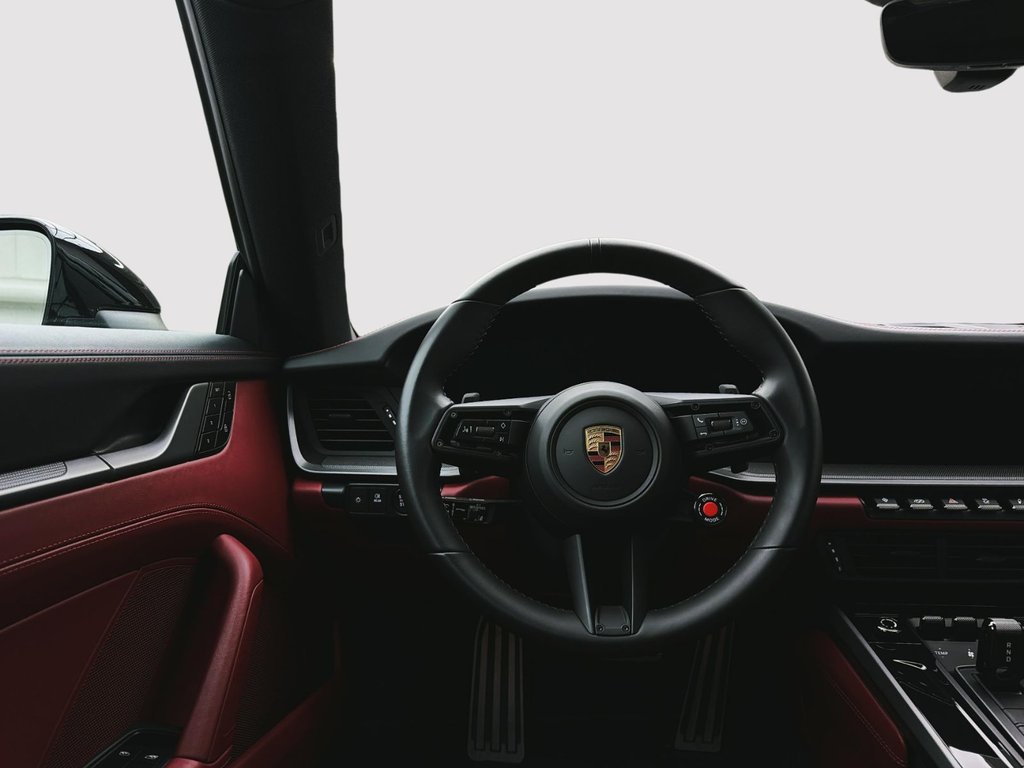 2025 Porsche 911 Carrera S in Laval, Quebec - 14 - w1024h768px
