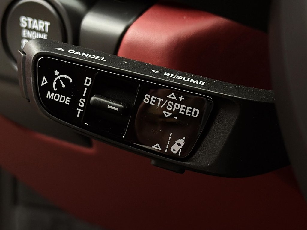 2025 Porsche 911 Carrera S in Laval, Quebec - 17 - w1024h768px