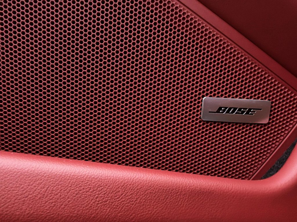 2025 Porsche 911 Carrera S in Laval, Quebec - 29 - w1024h768px