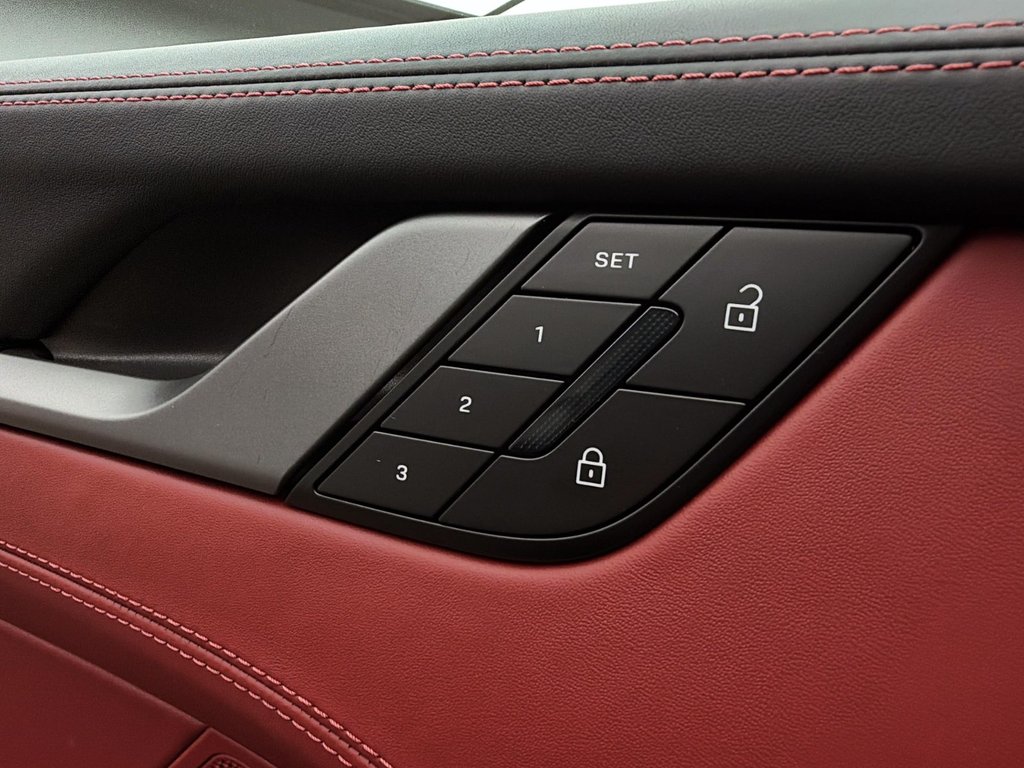 2025 Porsche 911 Carrera S in Laval, Quebec - 27 - w1024h768px