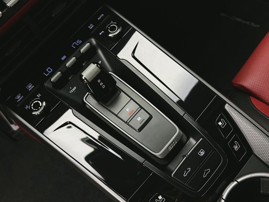 2025 Porsche 911 Carrera S in Laval, Quebec - 20 - w1024h768px