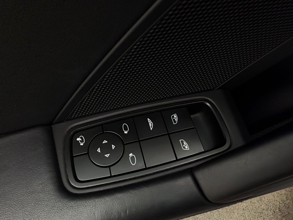 2025 Porsche 911 in Laval, Quebec - 31 - w1024h768px