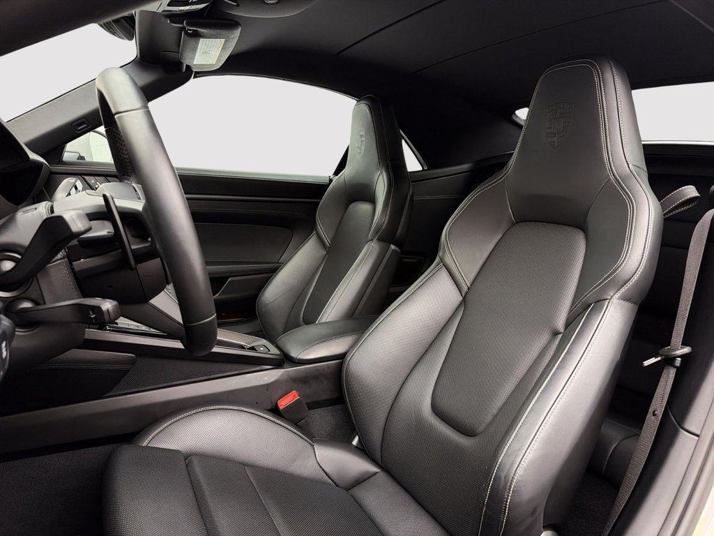 2025 Porsche 911 in Laval, Quebec - 16 - w1024h768px