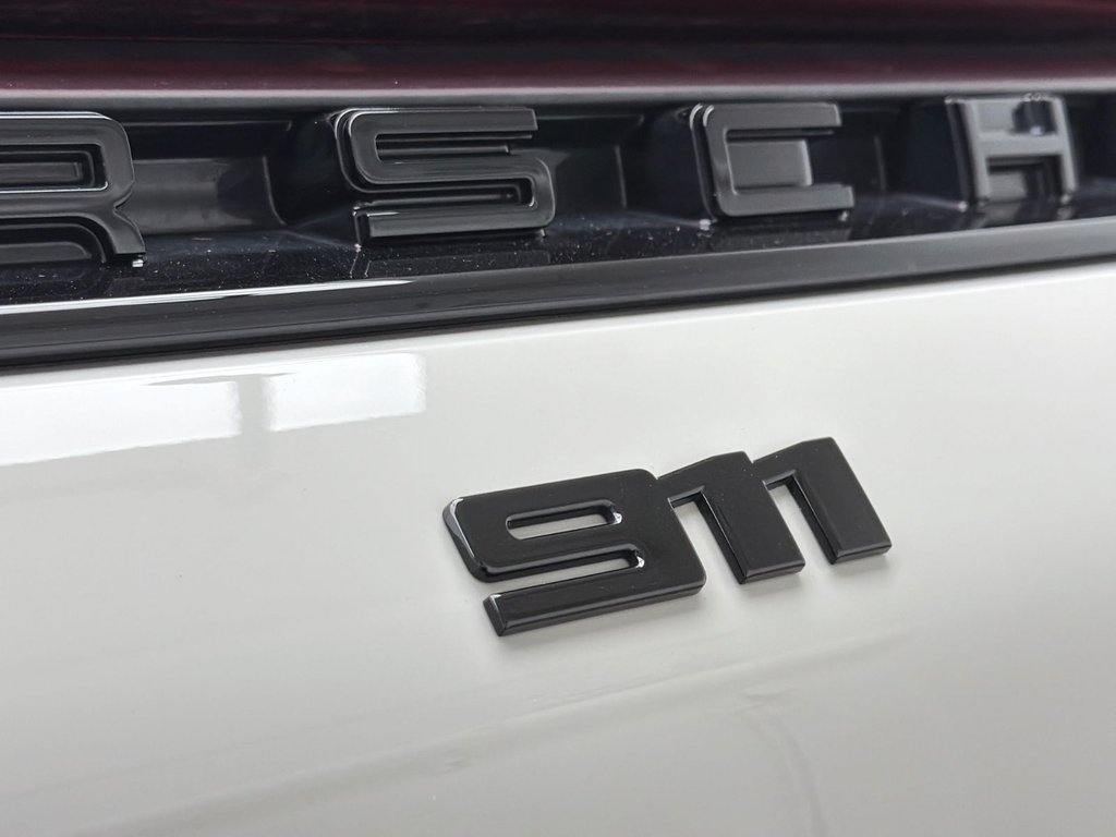 2025 Porsche 911 in Laval, Quebec - 10 - w1024h768px