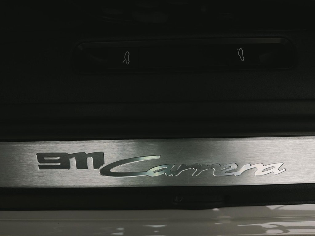 2025 Porsche 911 in Laval, Quebec - 33 - w1024h768px