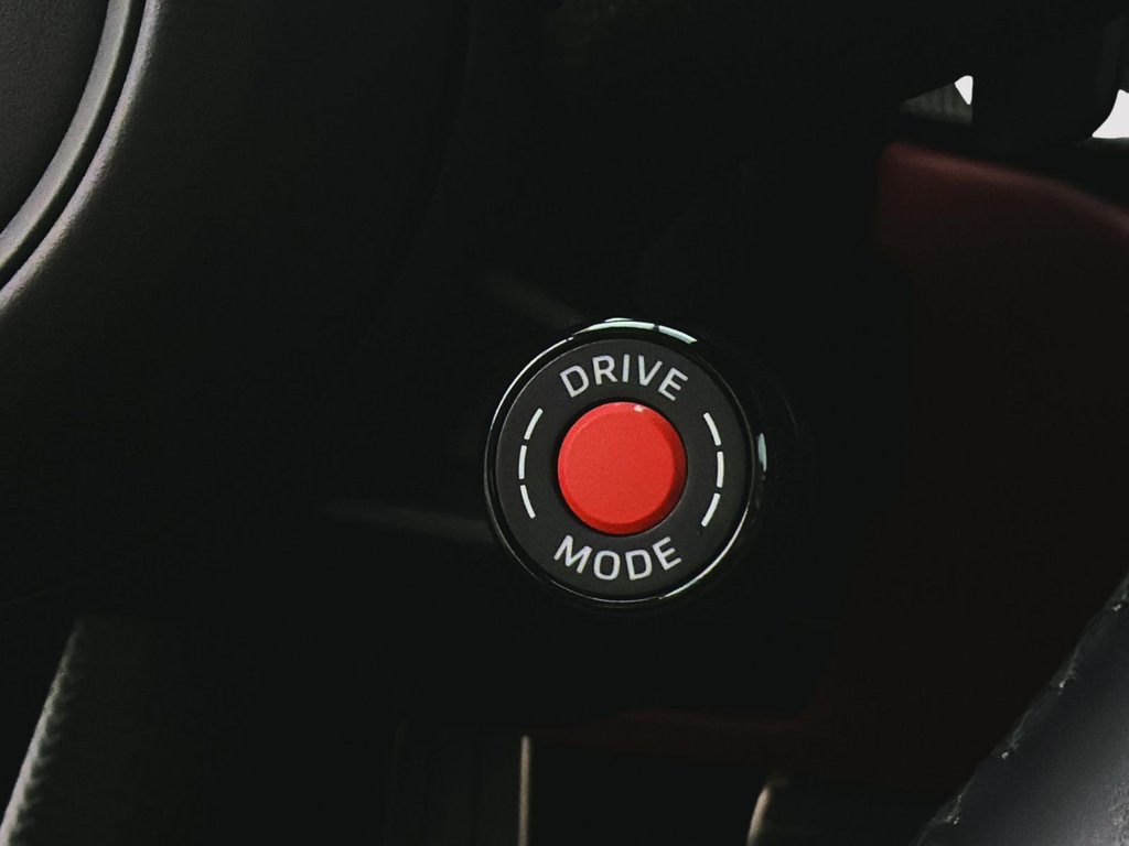 2025 Porsche 911 in Laval, Quebec - 20 - w1024h768px