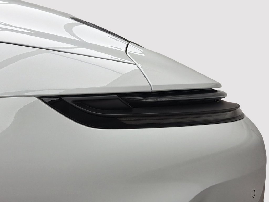 2025 Porsche 911 in Laval, Quebec - 12 - w1024h768px