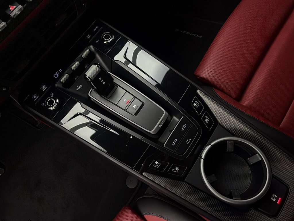 2025 Porsche 911 in Laval, Quebec - 23 - w1024h768px