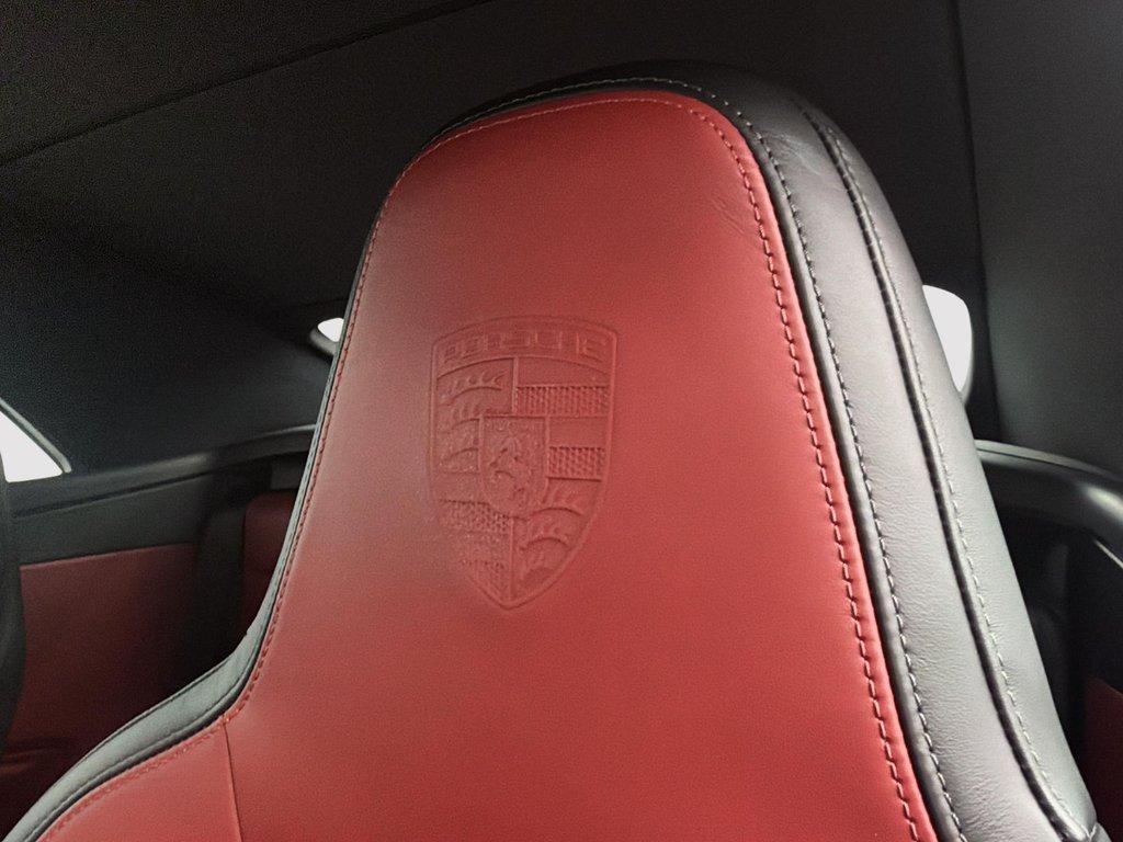 2025 Porsche 911 in Laval, Quebec - 27 - w1024h768px
