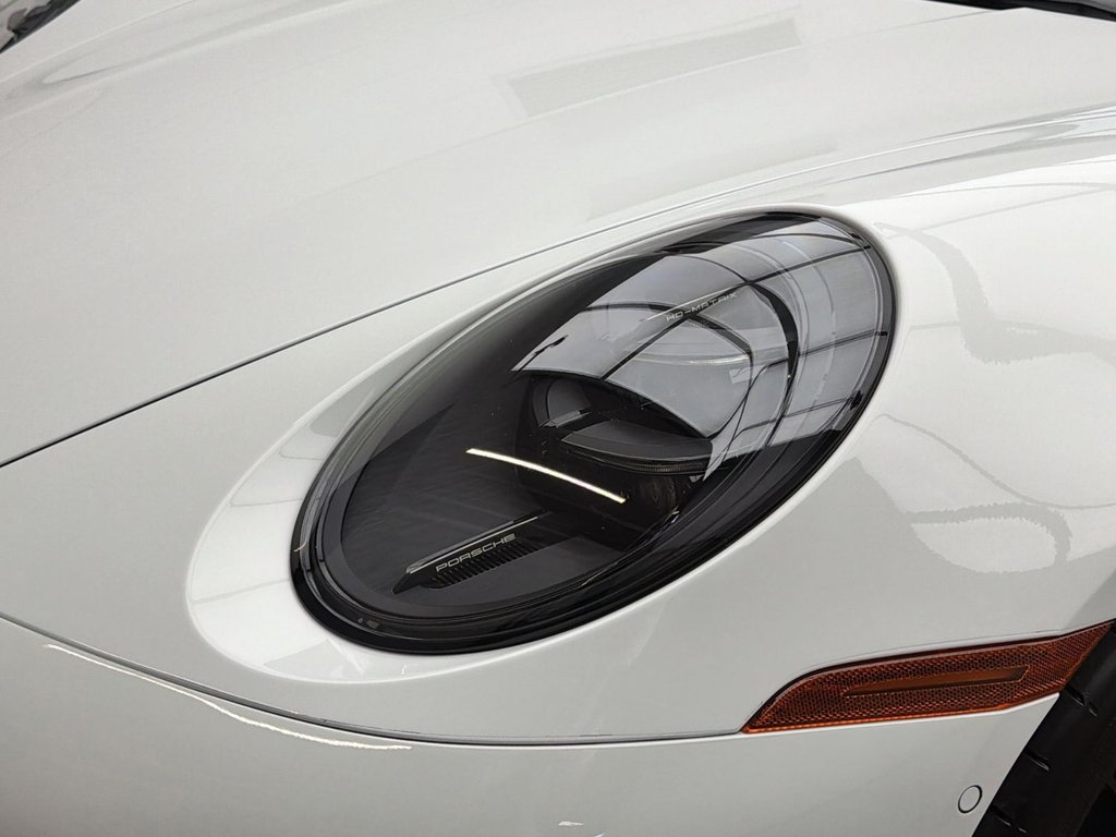 2025 Porsche 911 in Laval, Quebec - 11 - w1024h768px