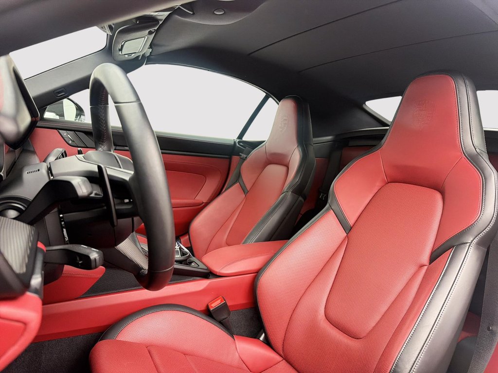 2025 Porsche 911 in Laval, Quebec - 16 - w1024h768px